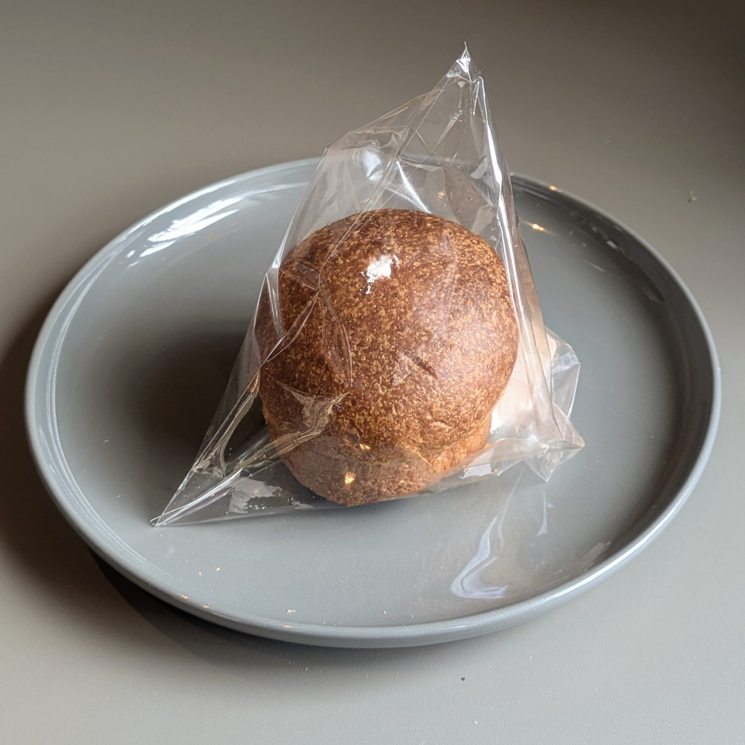 生クリームアンパン